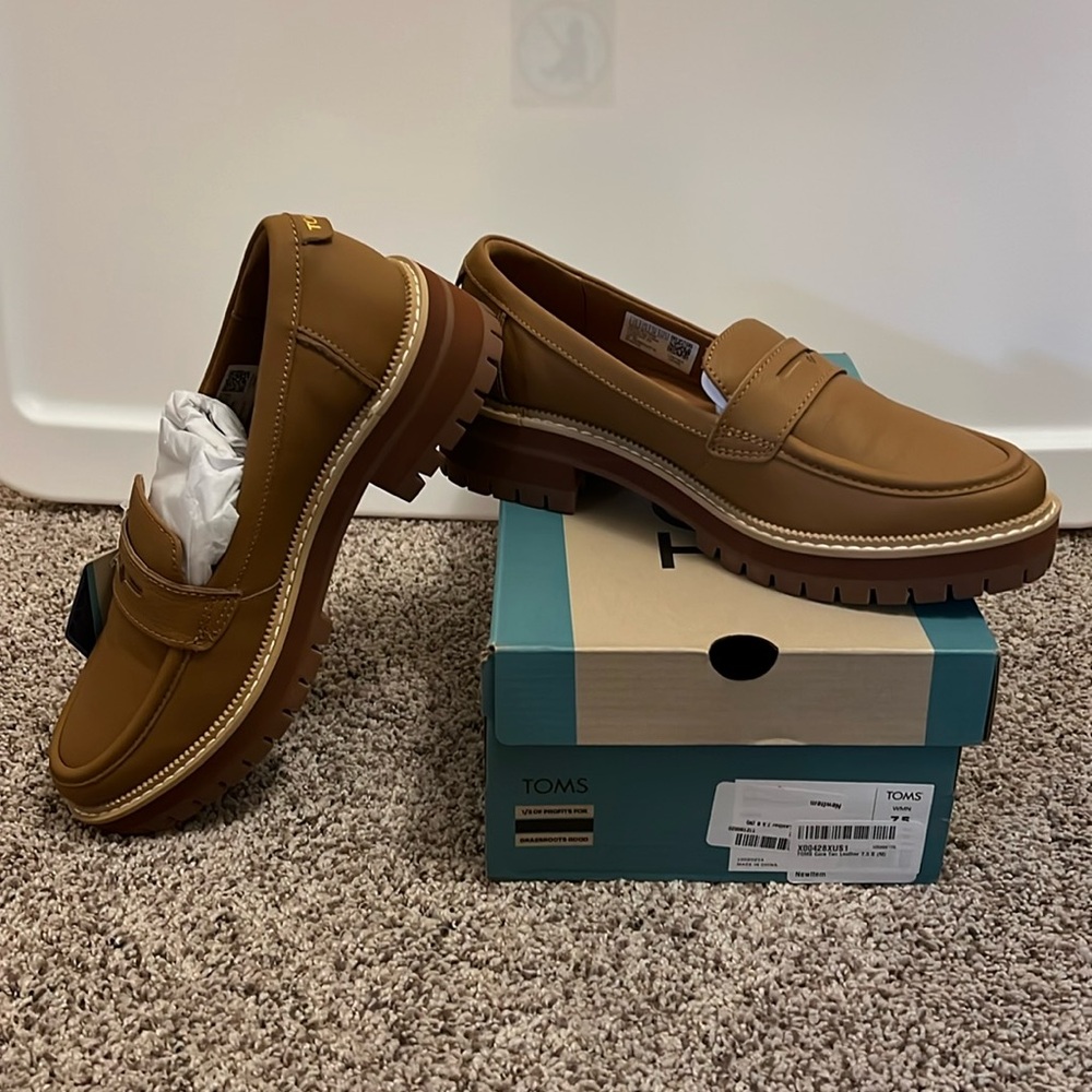 Tom’s Loafer Shoe Size 7.5 NWT